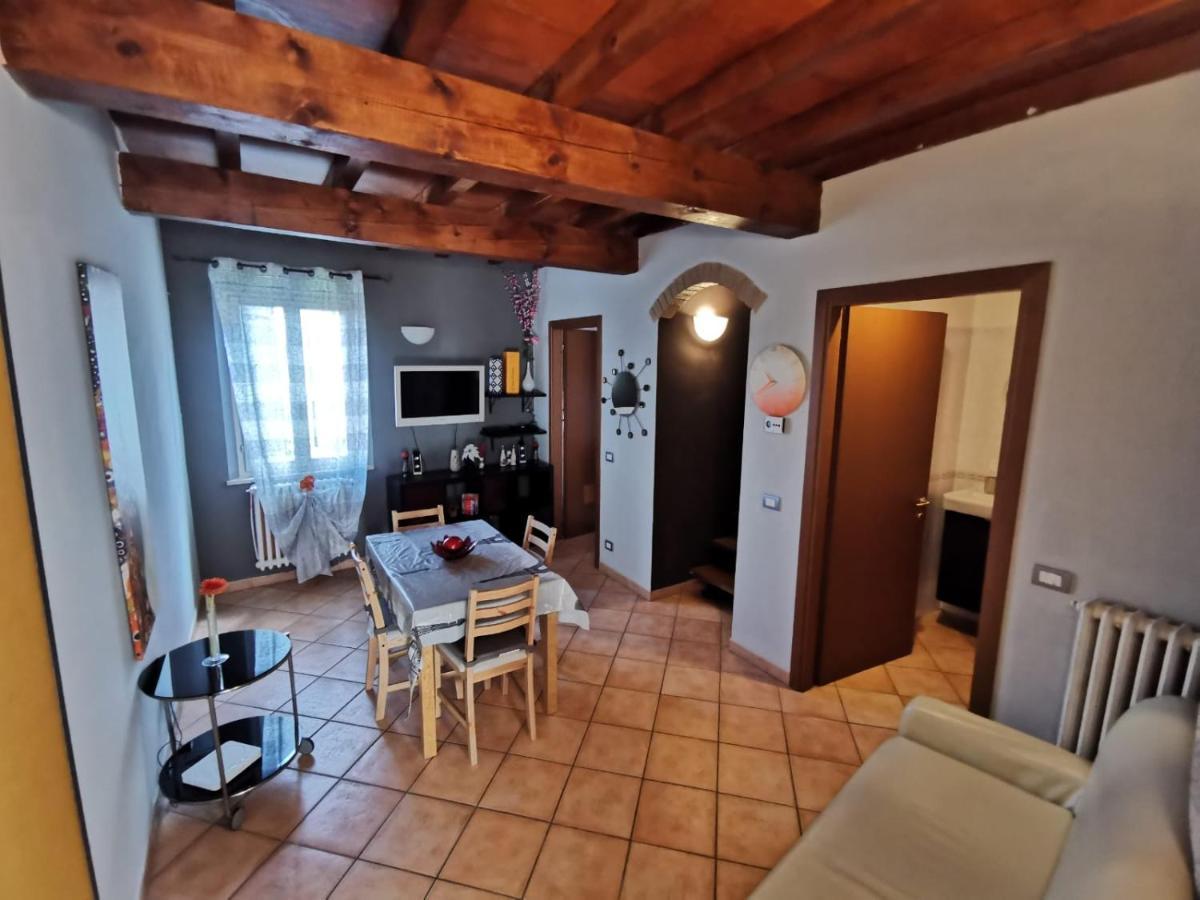 Apartment In The City Center With Self Check-In Parma Exterior photo