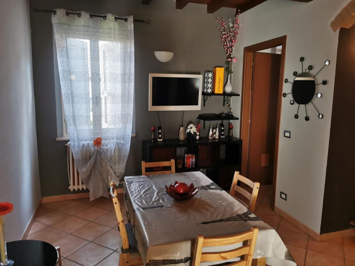Apartment In The City Center With Self Check-In Parma Exterior photo
